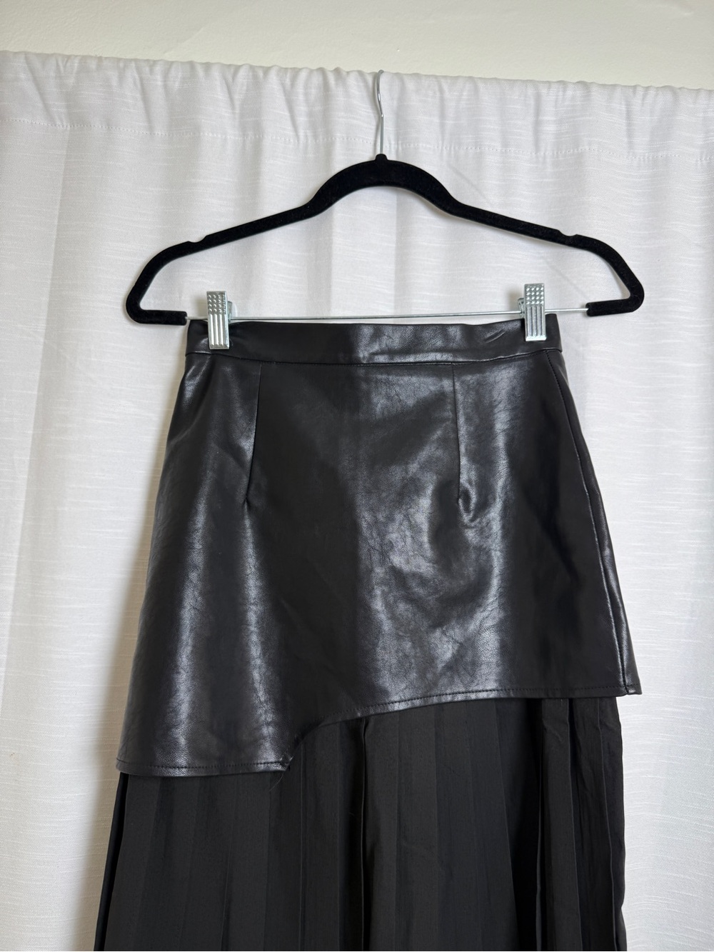 Micas Black Faux Leather Pleated Midi Skirt | Size XS - Picture 7 of 14